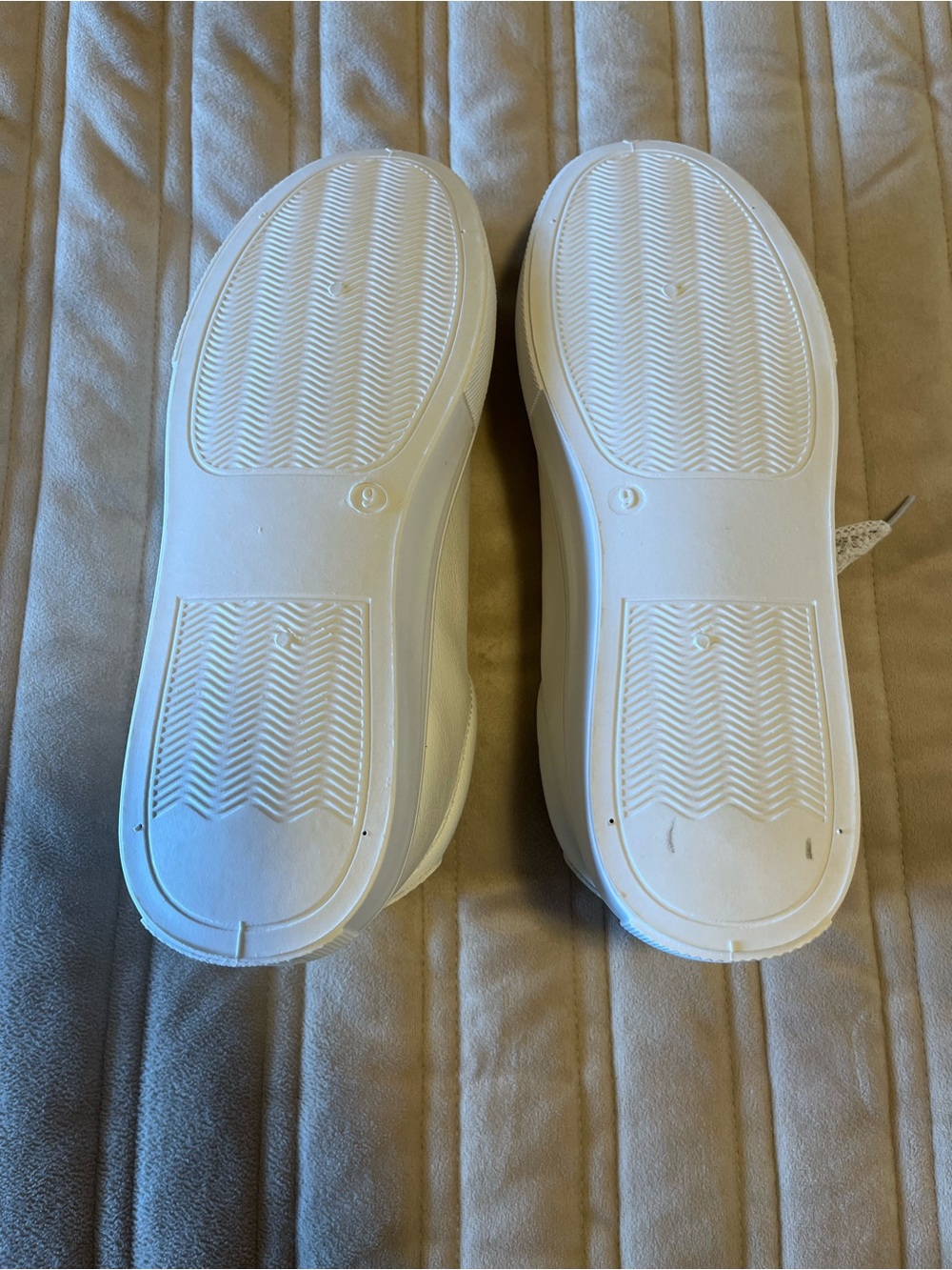 Brand New White Pink Lily Lace-Up Sneakers - Picture 4 of 5